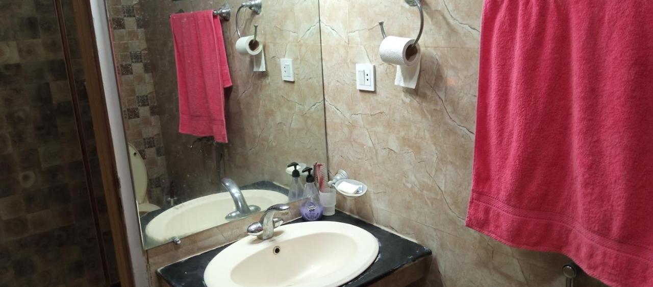 N N Guests Palace Islamabad Ngoại thất bức ảnh